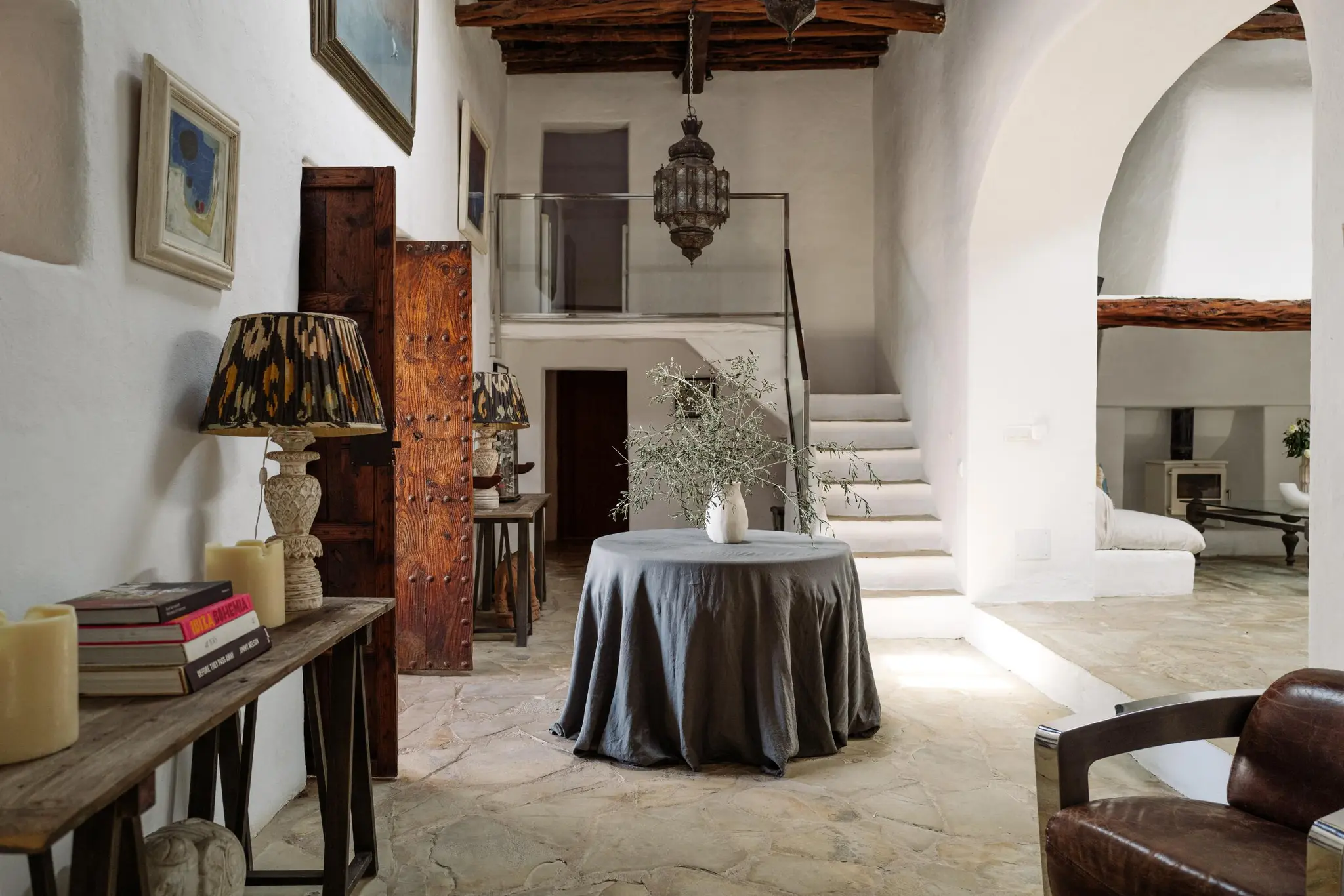 entrée décoration rustique chic maison Ibiza par Blakstad