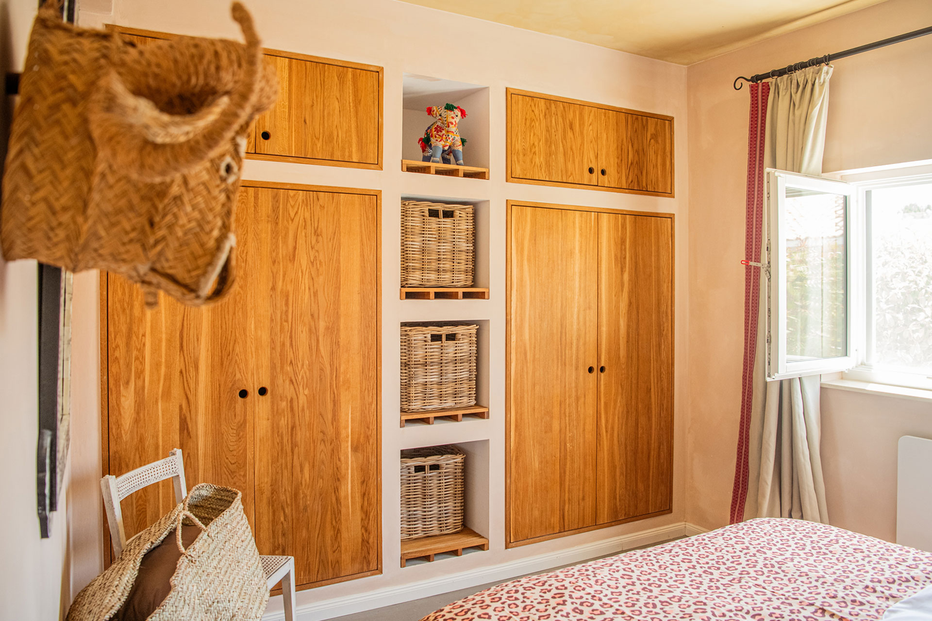 chambre avec placards bois