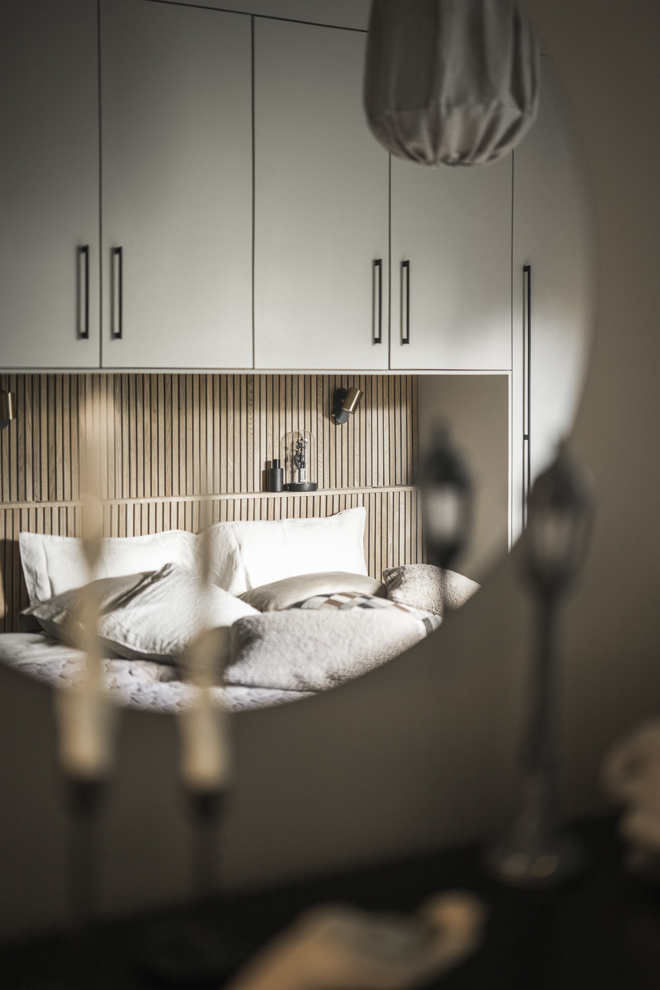 chambre avec pont de lit