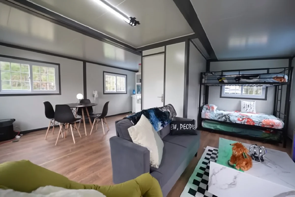 salon cuisine et chambre tiny house Nathan Graham
