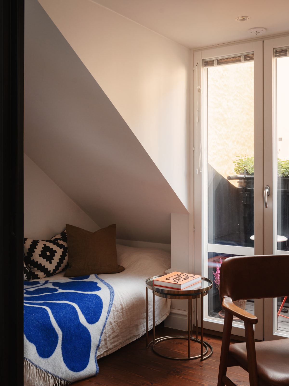 chambre mansardée appartement duplex 68m2 décoration scandinave et vintage