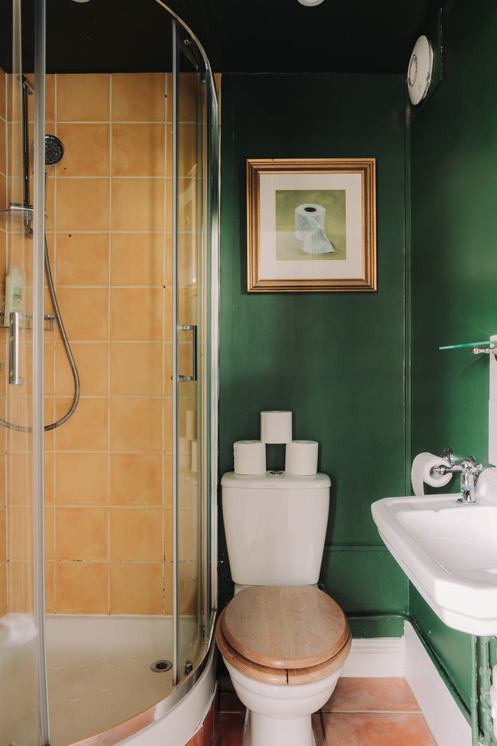 salle de douche verte et jaune salle de douche verte et jaune