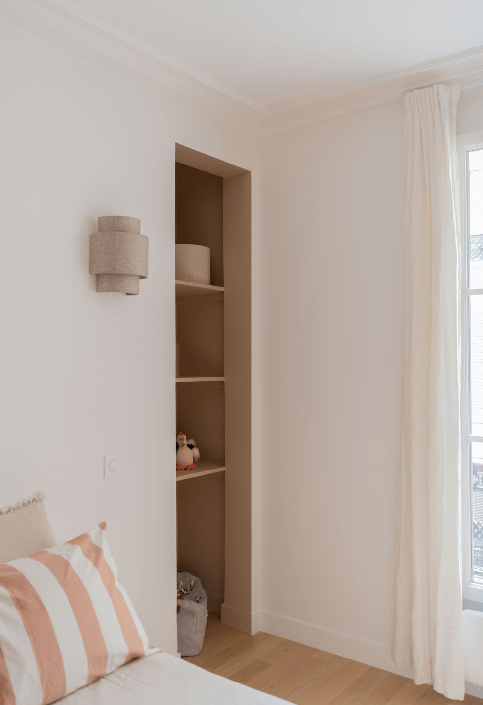 chambre avec moulures appartement haussmannien chambre avec moulures appartement haussmannien