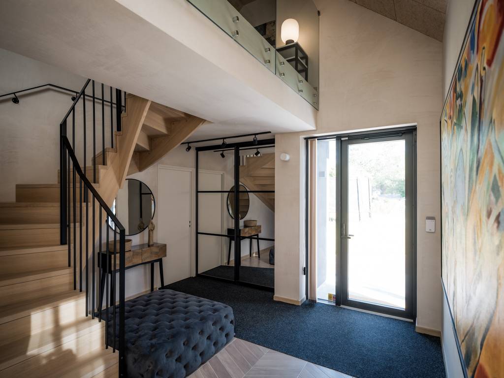 entrée avec escalier