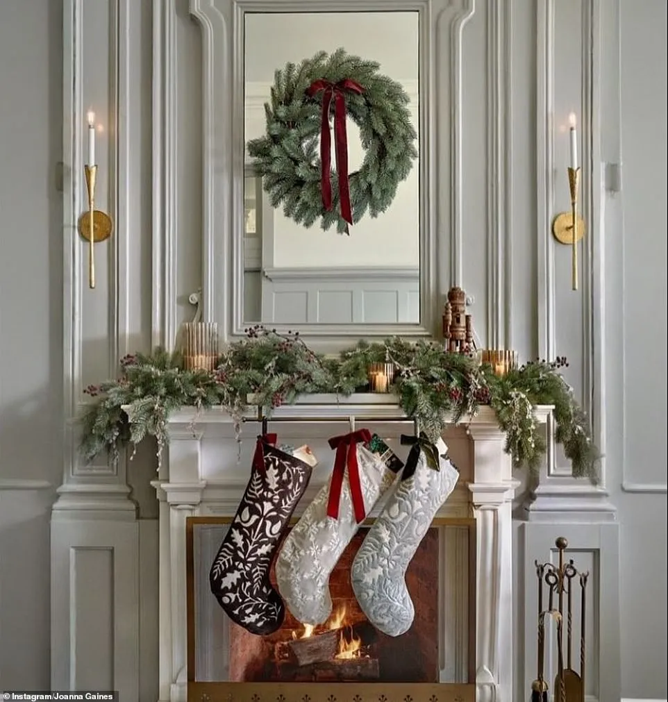 cheminée décoration Noël Gaines