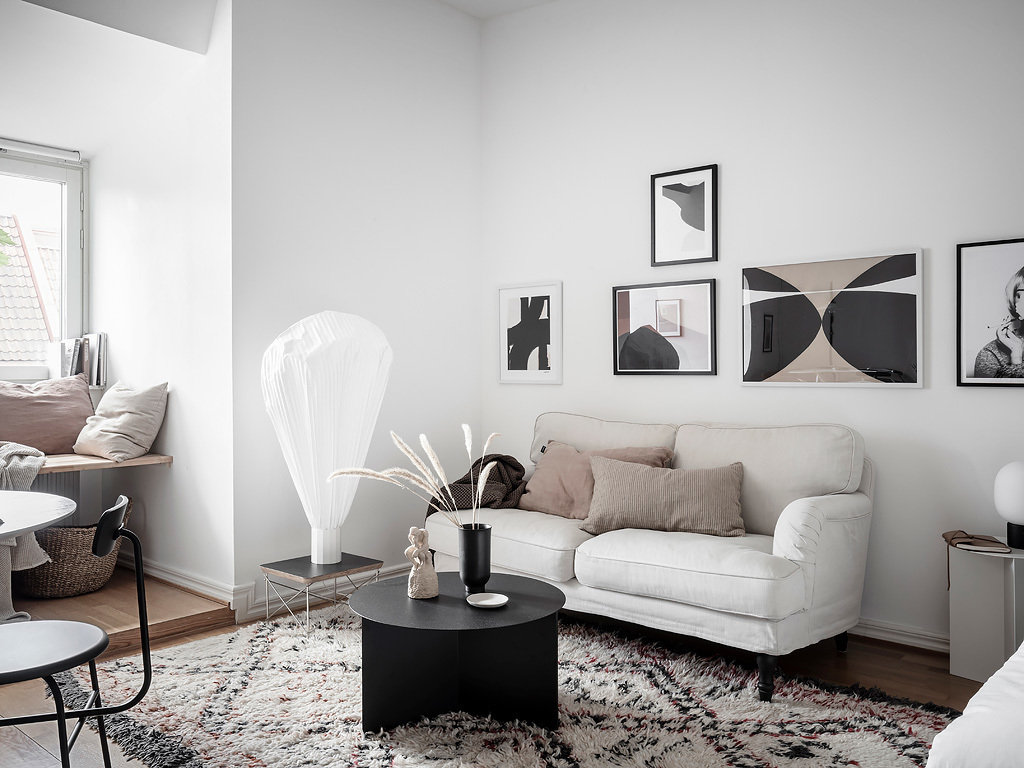 pièce principale décoration blanche studio 31m2 sous les toits pièce principale décoration blanche studio 31m2 sous les toits