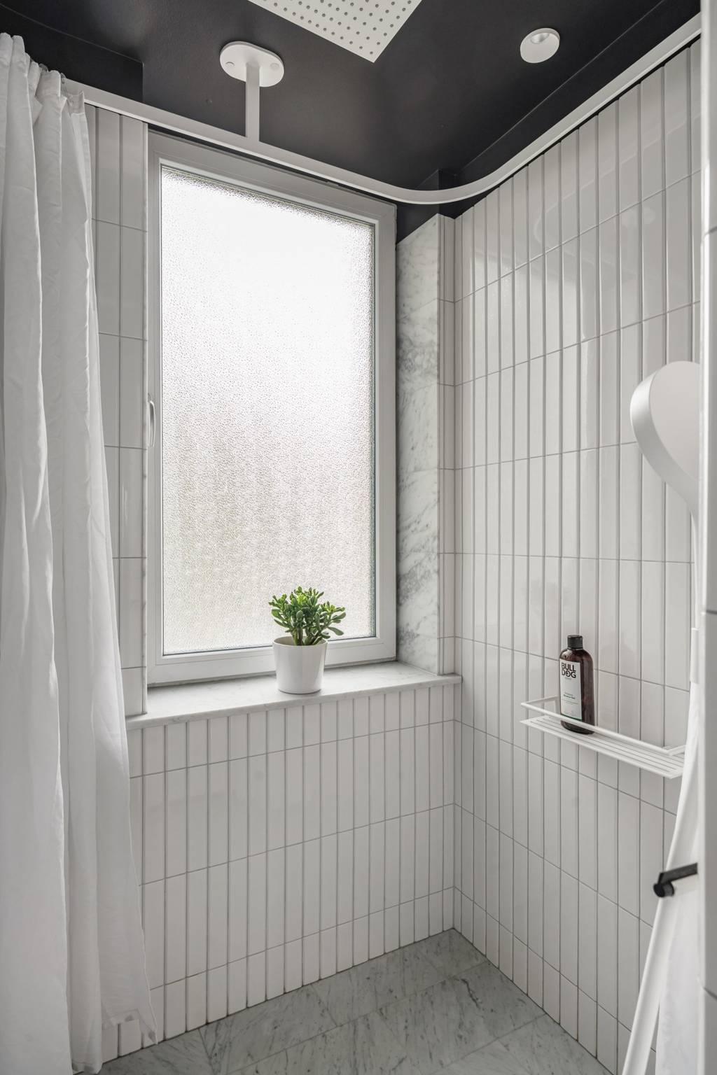 salle de bain blanche design appartement 87m2