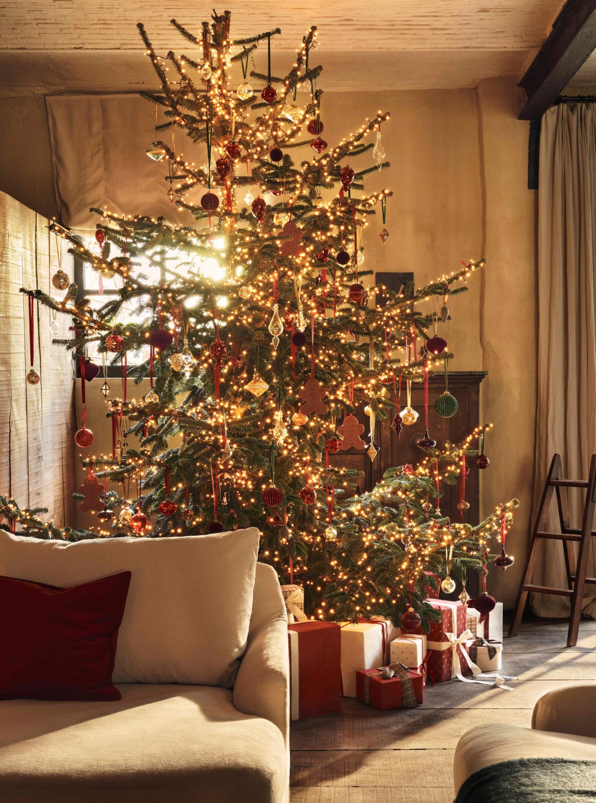 salon avec sapin de Noël collection Zara Home Capturing Christmas