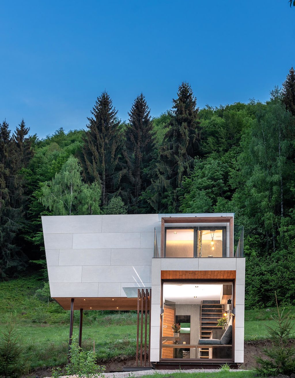 petite maison 35m2 sur deux niveaux préfabriquée Cabini petite maison 35m2 sur deux niveaux préfabriquée Cabini
