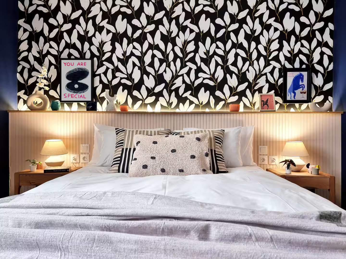 chambre avec papier-peint végétal chambre avec papier-peint végétal