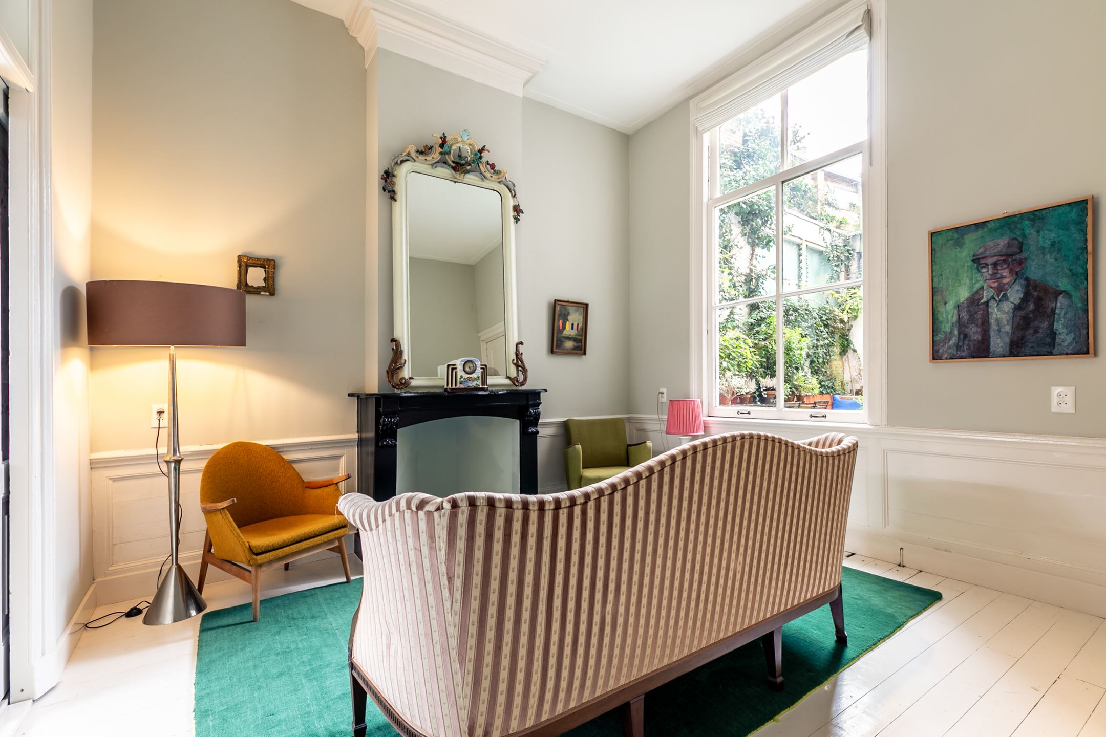 salon avec cheminée petite maison de ville 62m2 décoration vintage