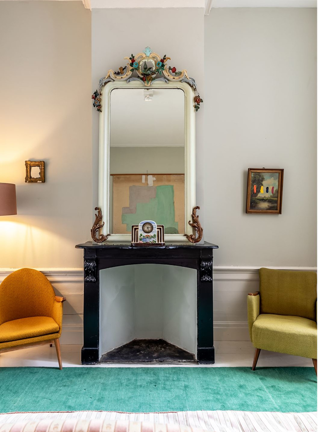 salon avec cheminée petite maison de ville 62m2 décoration vintage