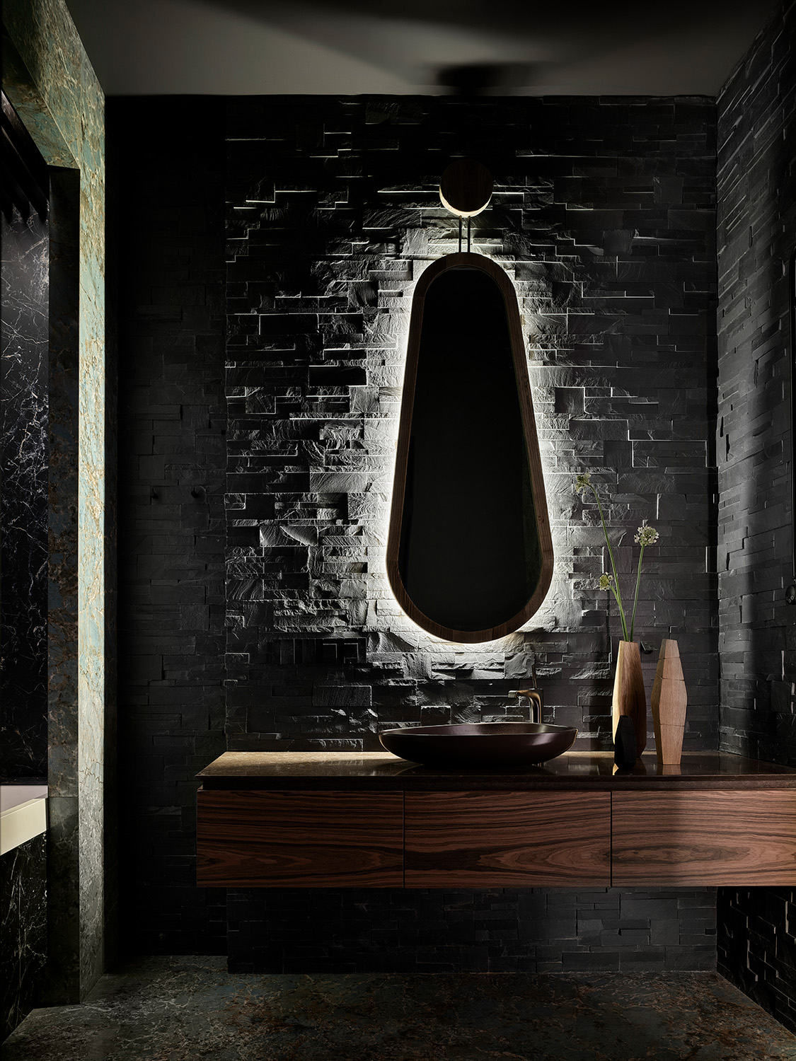 salle de bain sombre décoration contemporaine