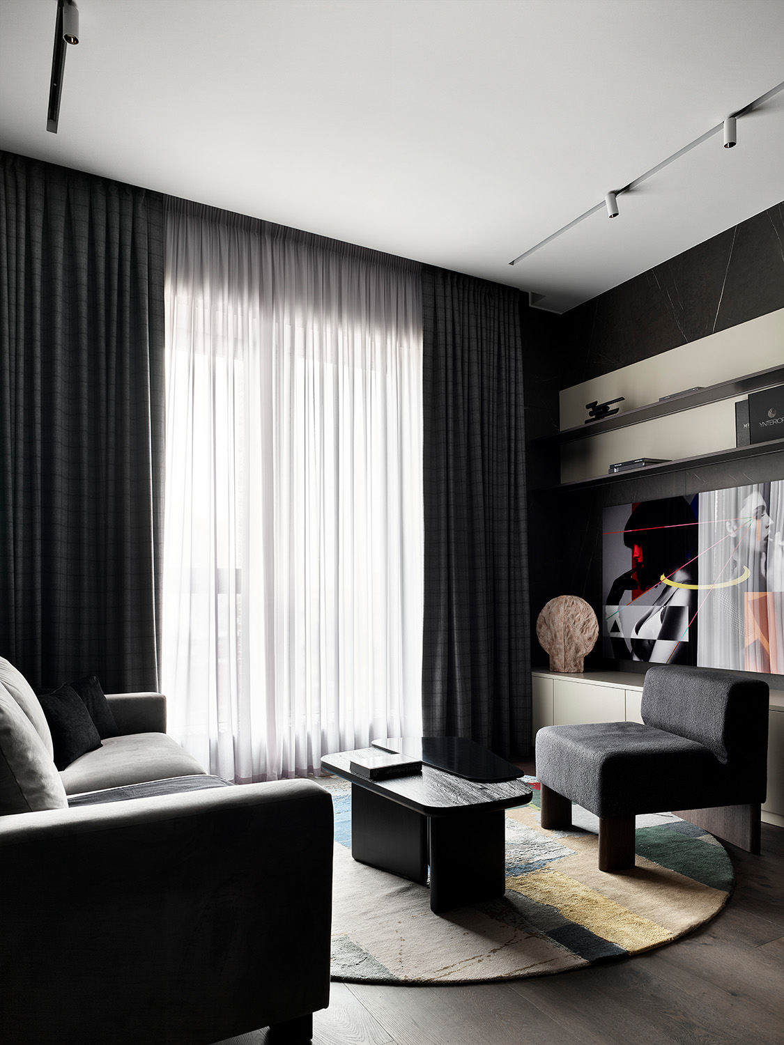 salon murs noirs et gris décoration contemporaine