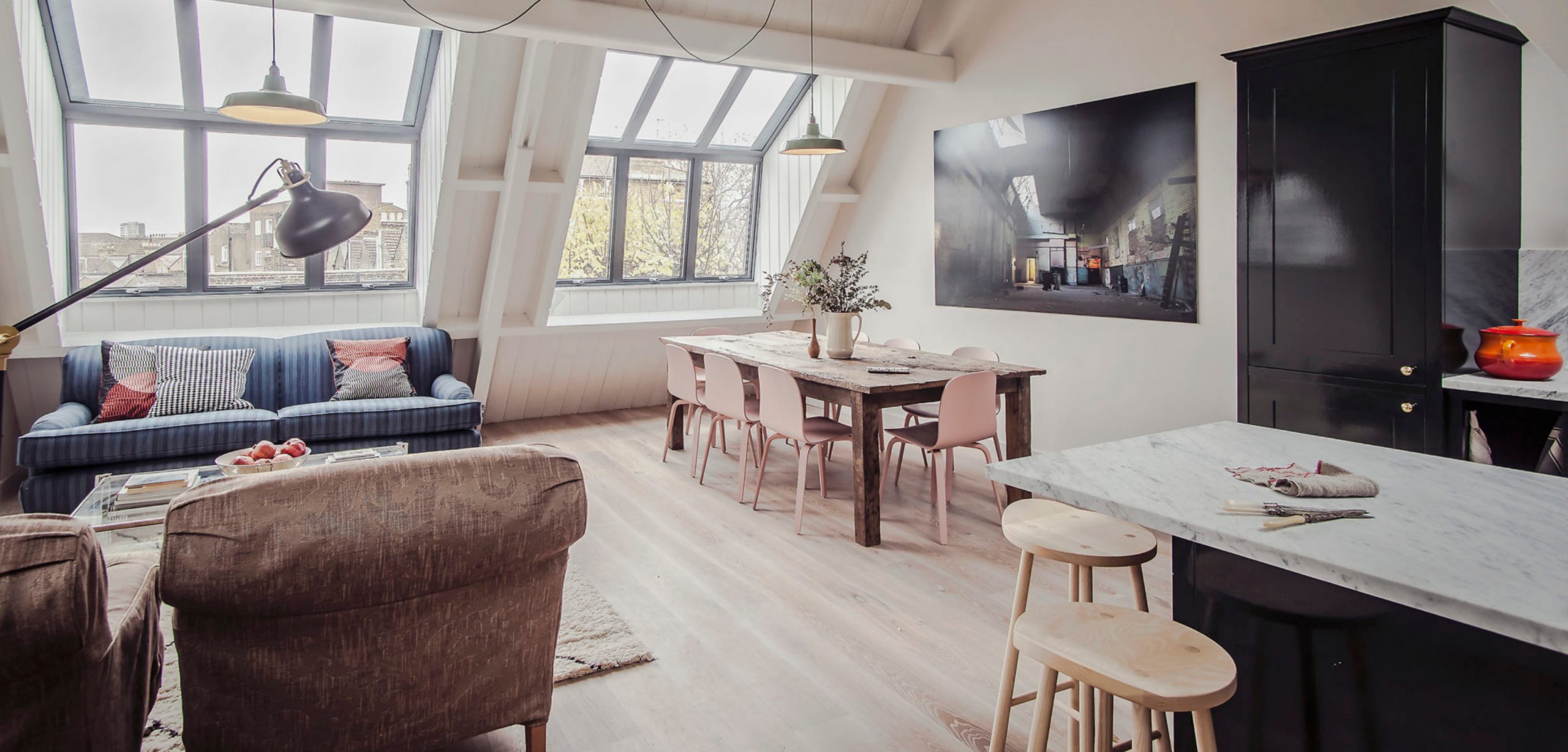 cuisine ouverte et salon avec verrière maison de ville