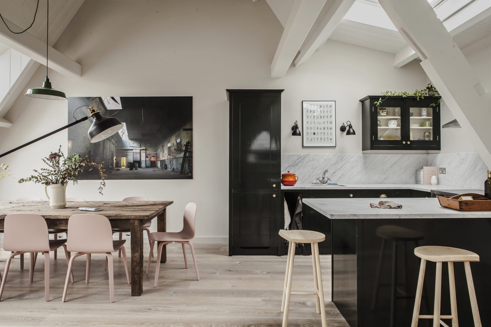 cuisine ouverte et salon avec verrière maison de ville