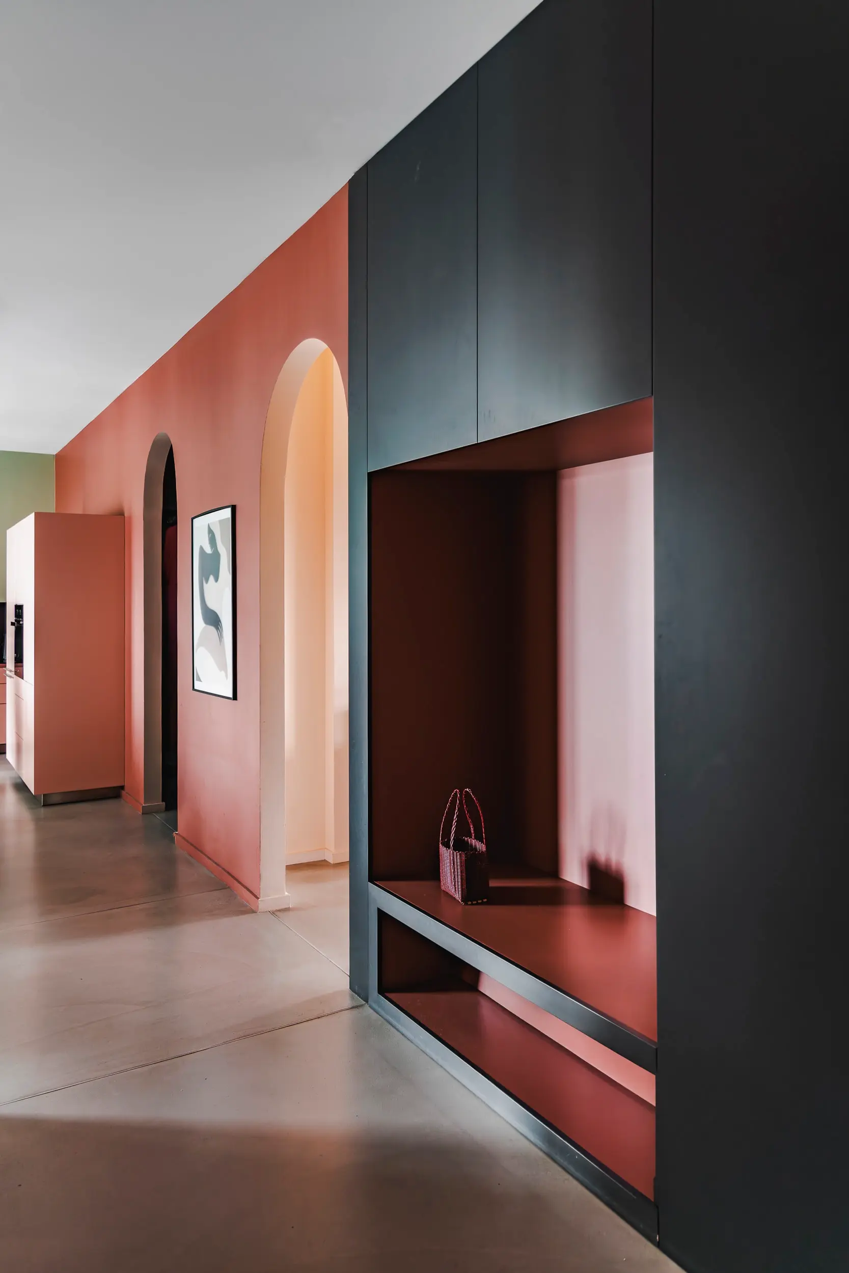 entrée avec meuble sur mesure appartement décoration colorée entrée avec meuble sur mesure appartement décoration colorée