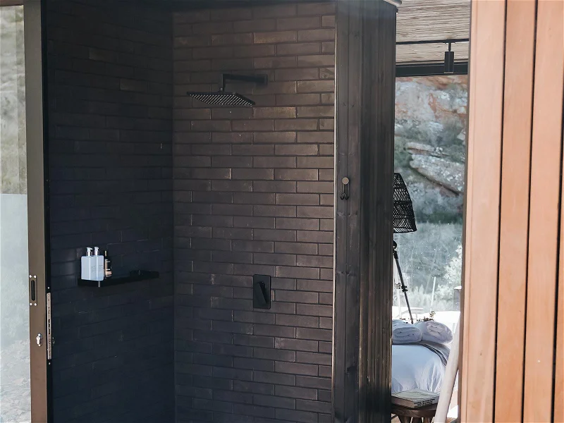 douche extérieure maison préfabriquée et modulaire en bois Verloren par Huizen Modular Homes