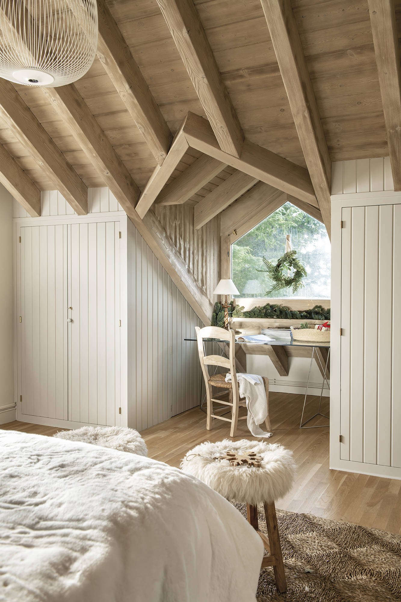 chambre mansardée maison rustique à la montagne
