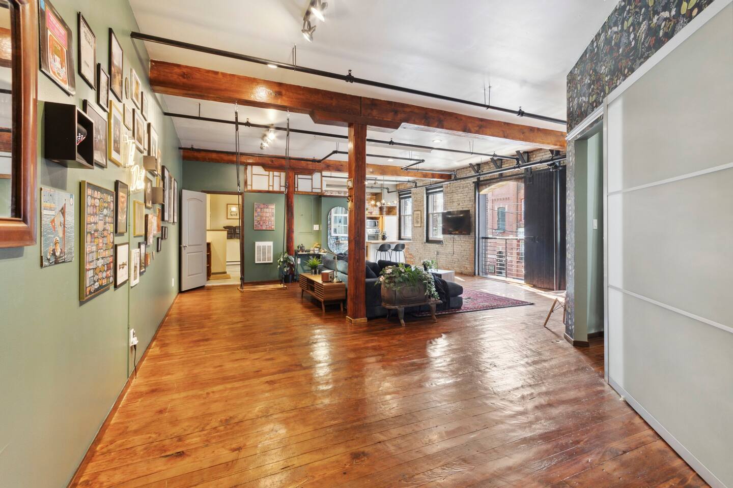 salon appartement original type loft décoration contemporaine