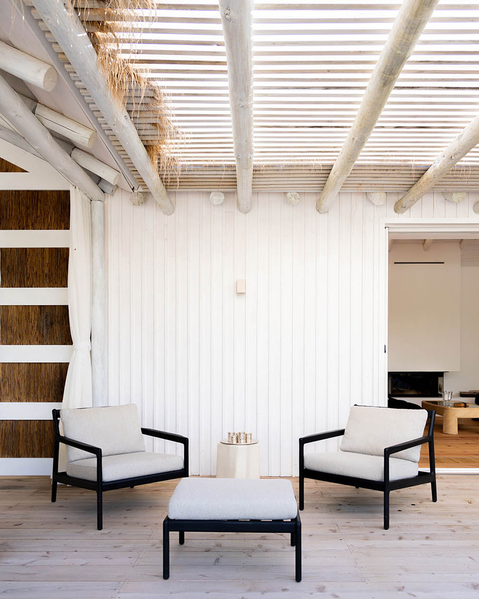 terrasse avec pergola blanche rustique maison Portugal Pego Villa