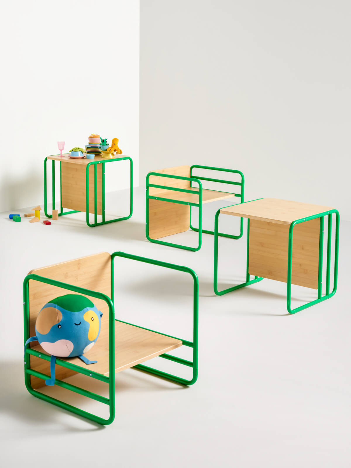 chaise et bureau enfant catalogue IKEA 2025
