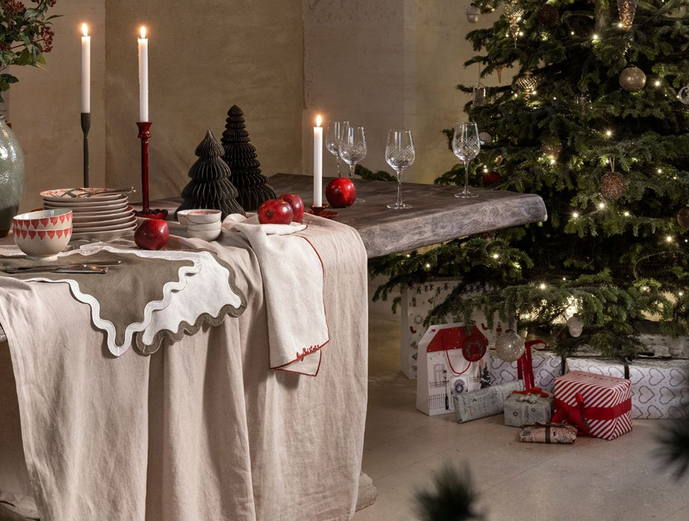 salle à manger maison avec décoration Noël traditionnel salle à manger maison avec décoration Noël traditionnel