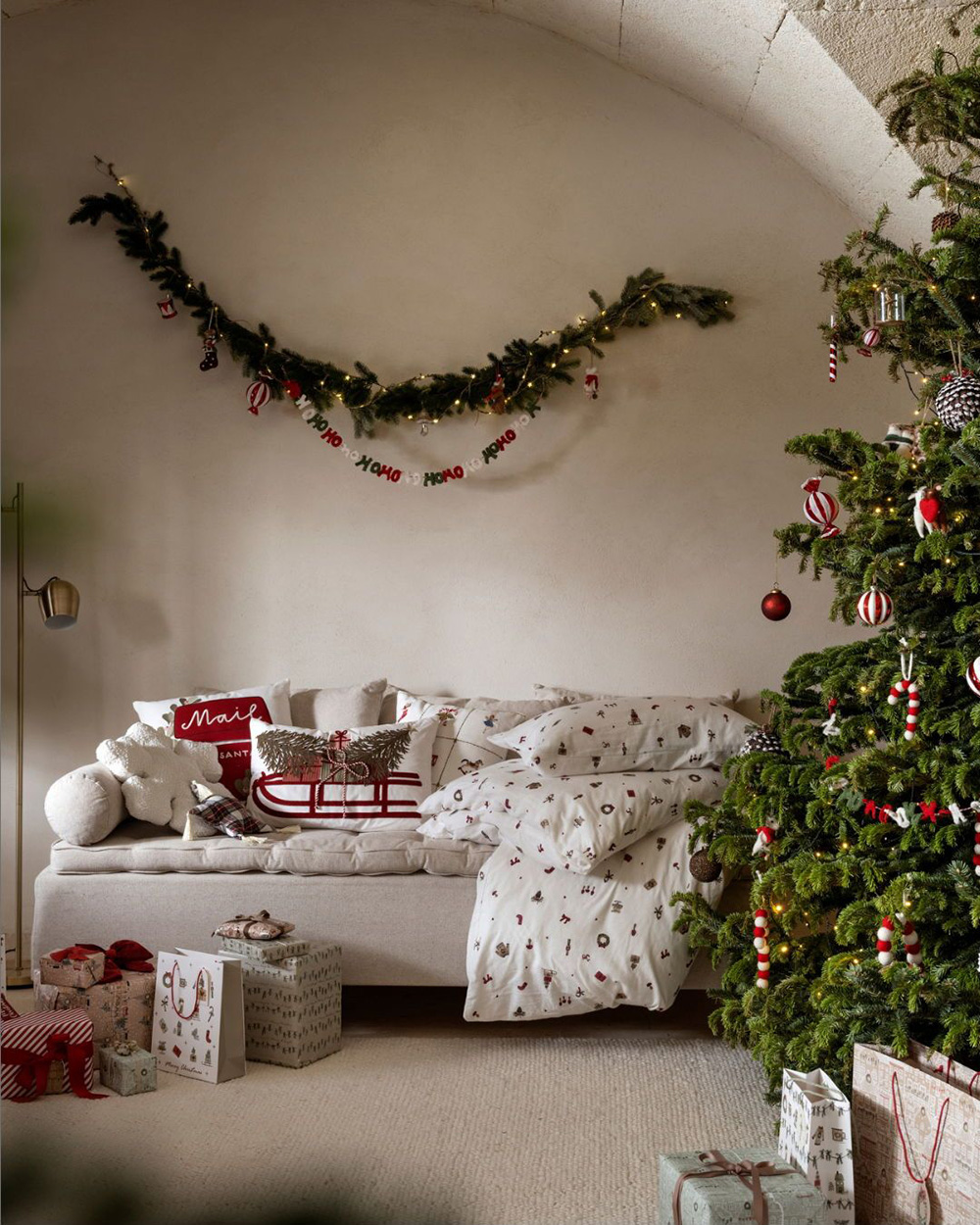 salon maison avec décoration Noël traditionnel salon maison avec décoration Noël traditionnel