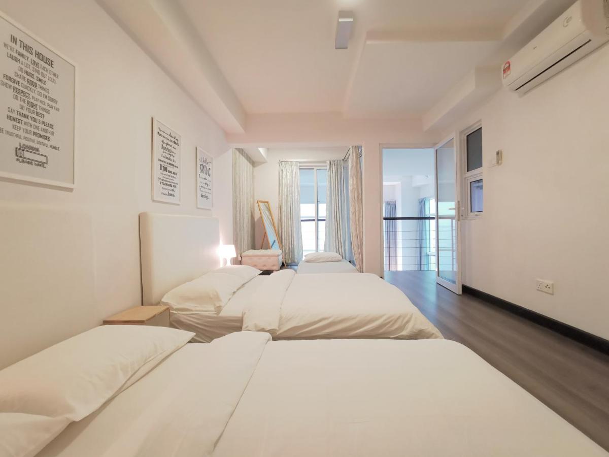 chambre à deux lits sur mezzanine appartement en duplex