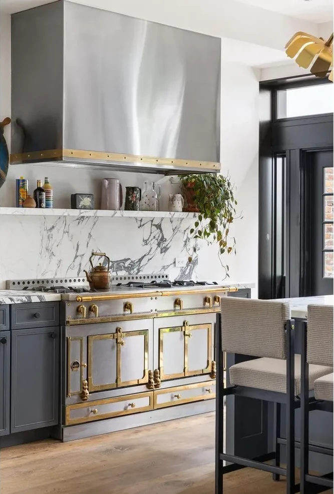 cuisine rsutque chic avec piano de cuisson