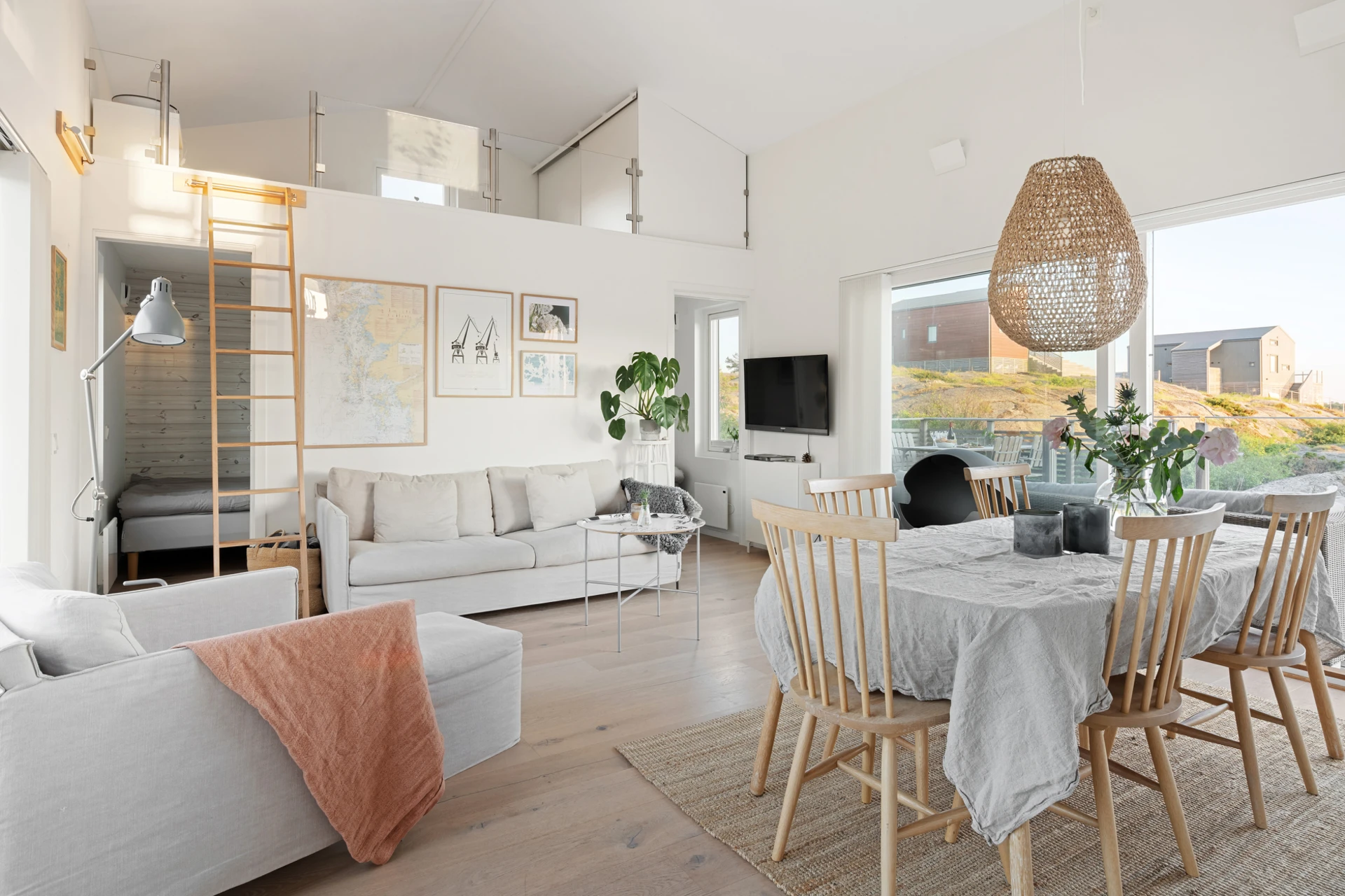 salon avec mezzanine maison en bois contemporaine 85m2 façade grise salon avec mezzanine maison en bois contemporaine 85m2 façade grise