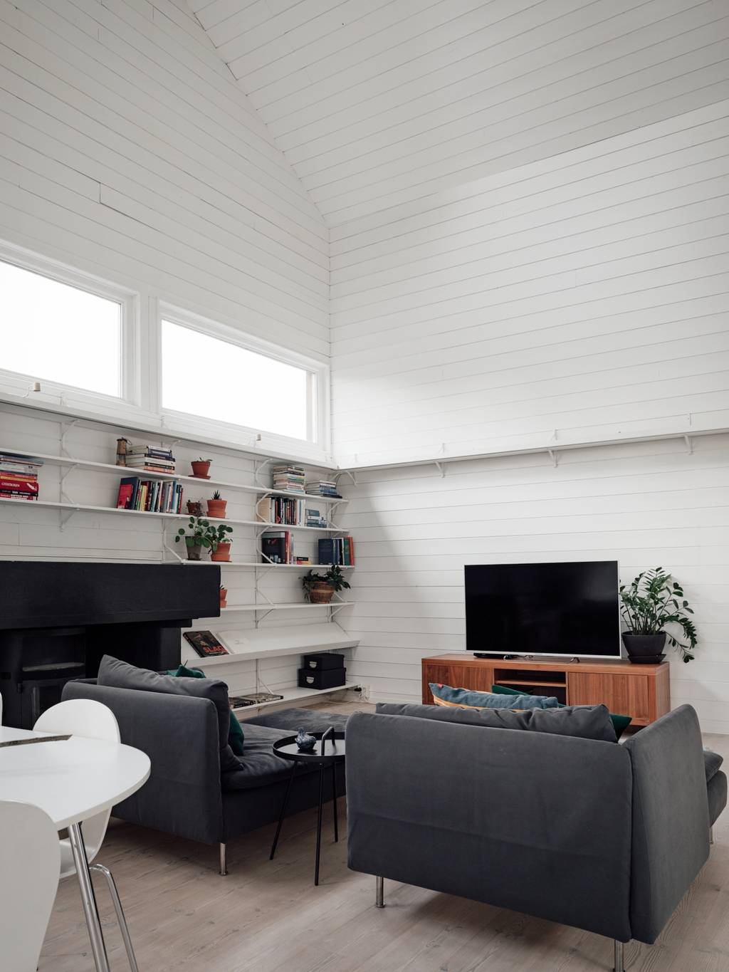 salon déplafonné maison en bois