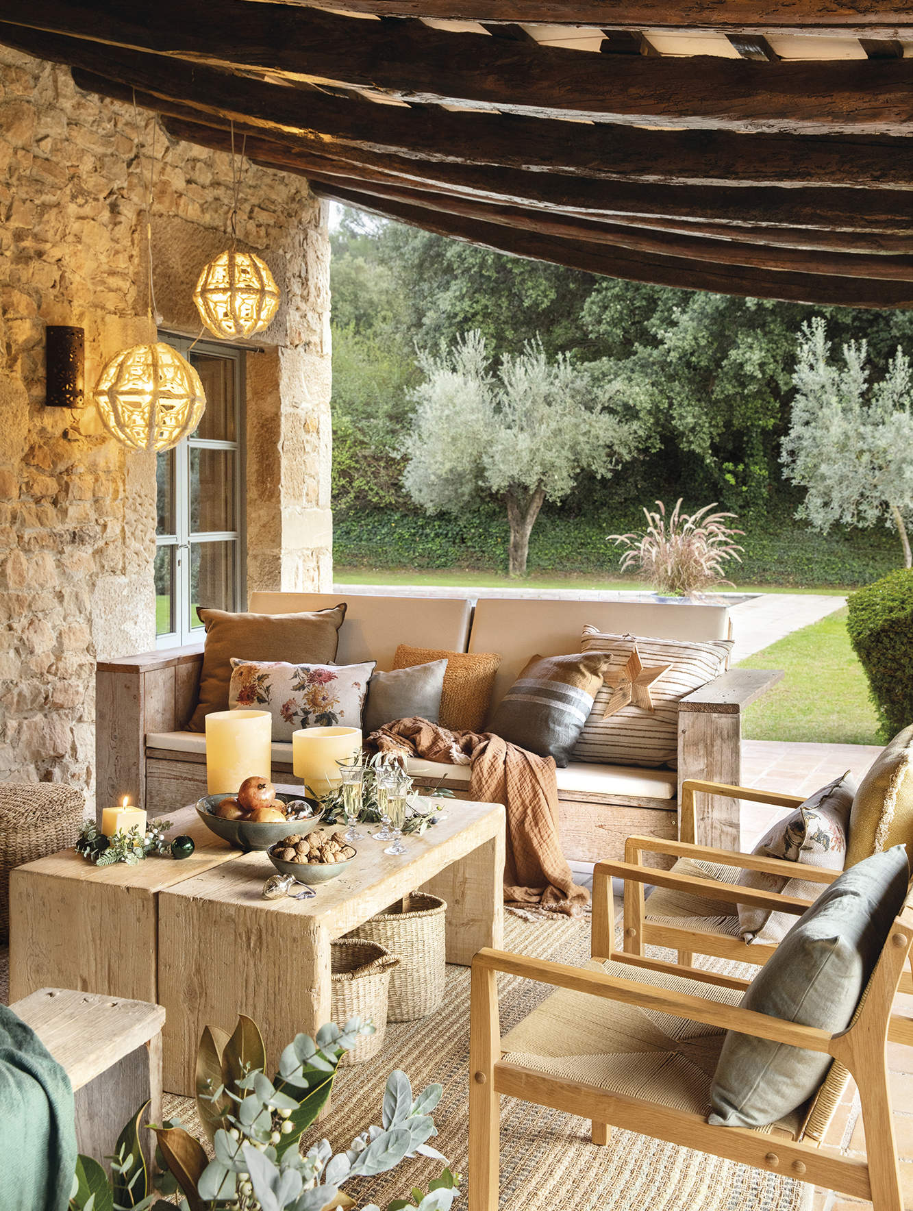 terrasse couvverte avec décoration Noël