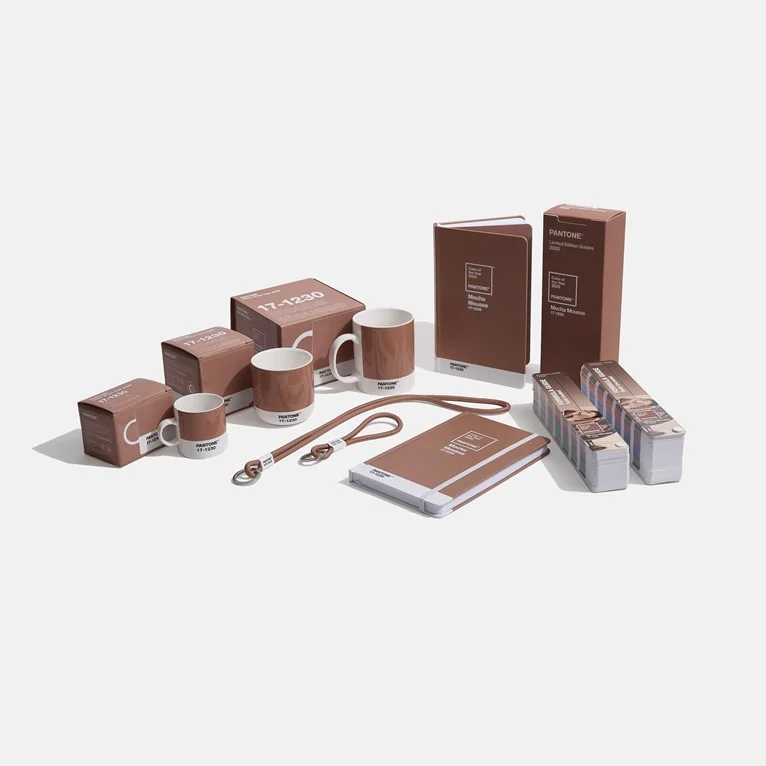 objet et vaisselle couleur Mocha Mousse couleur PANTONE 2025 objet et vaisselle couleur Mocha Mousse couleur PANTONE 2025