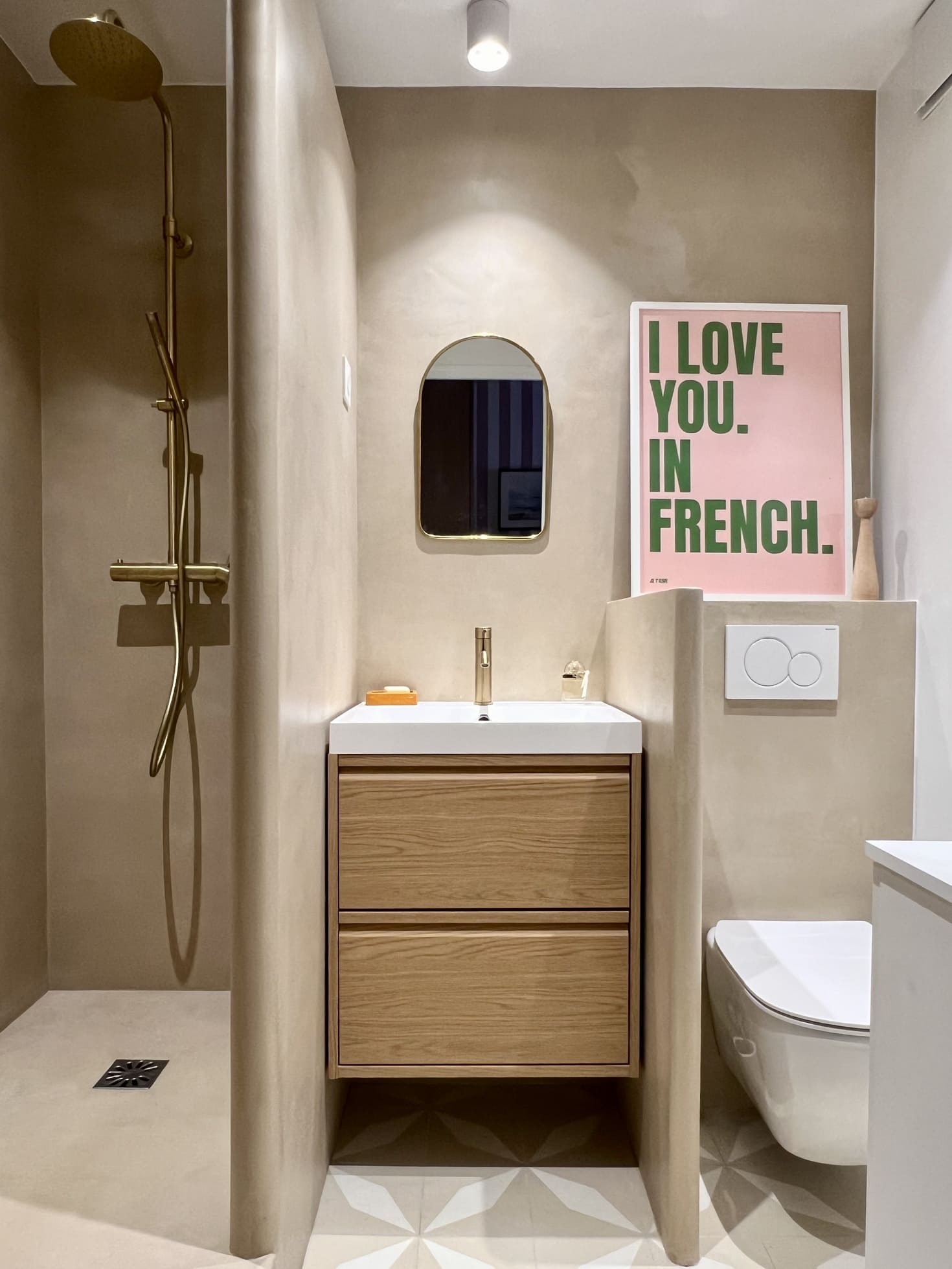 salle de douche studio 26m2 Paris rénové par Happy Pog photo Billie Blanket