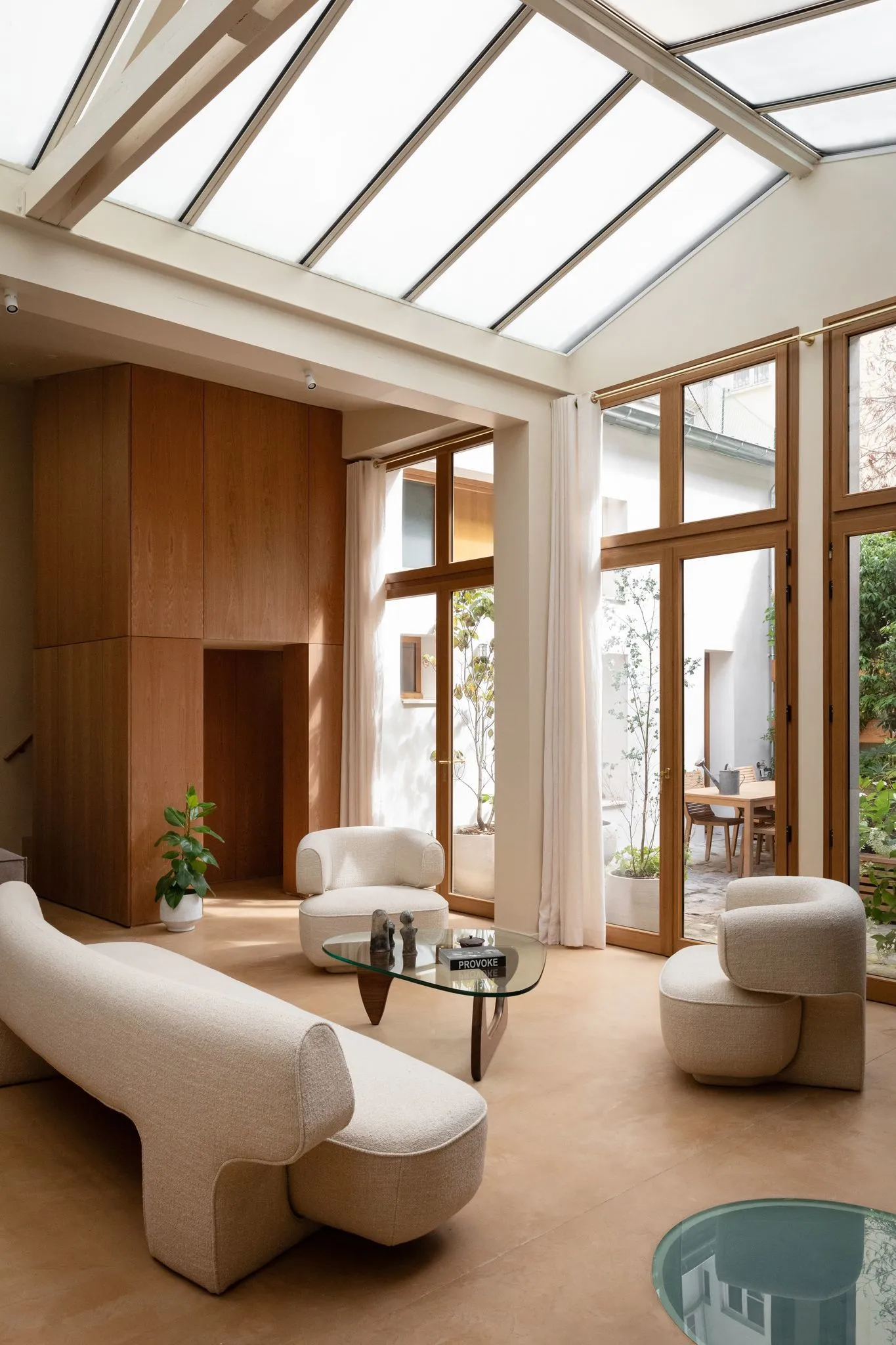 salon décoration contemporaine maison de ville Paris