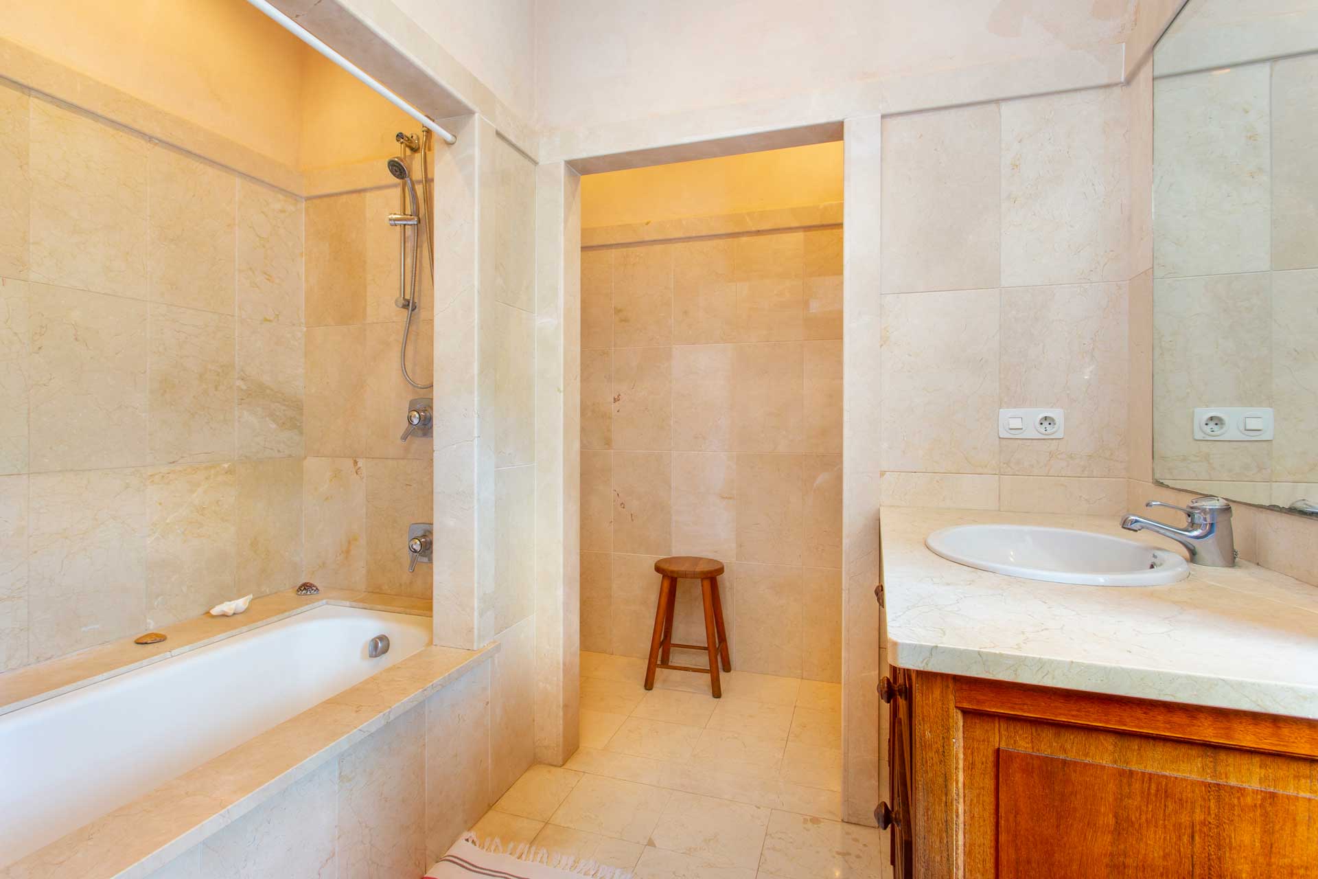 salle de bain beige