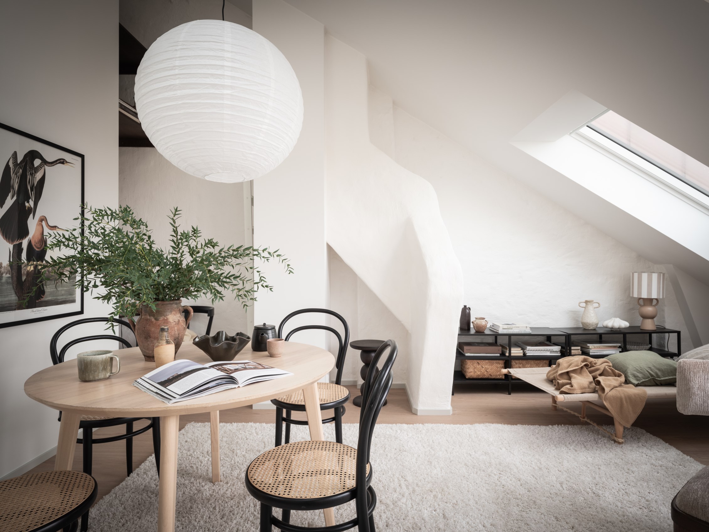 salon mansardé décoration scandinave appartement 56m2