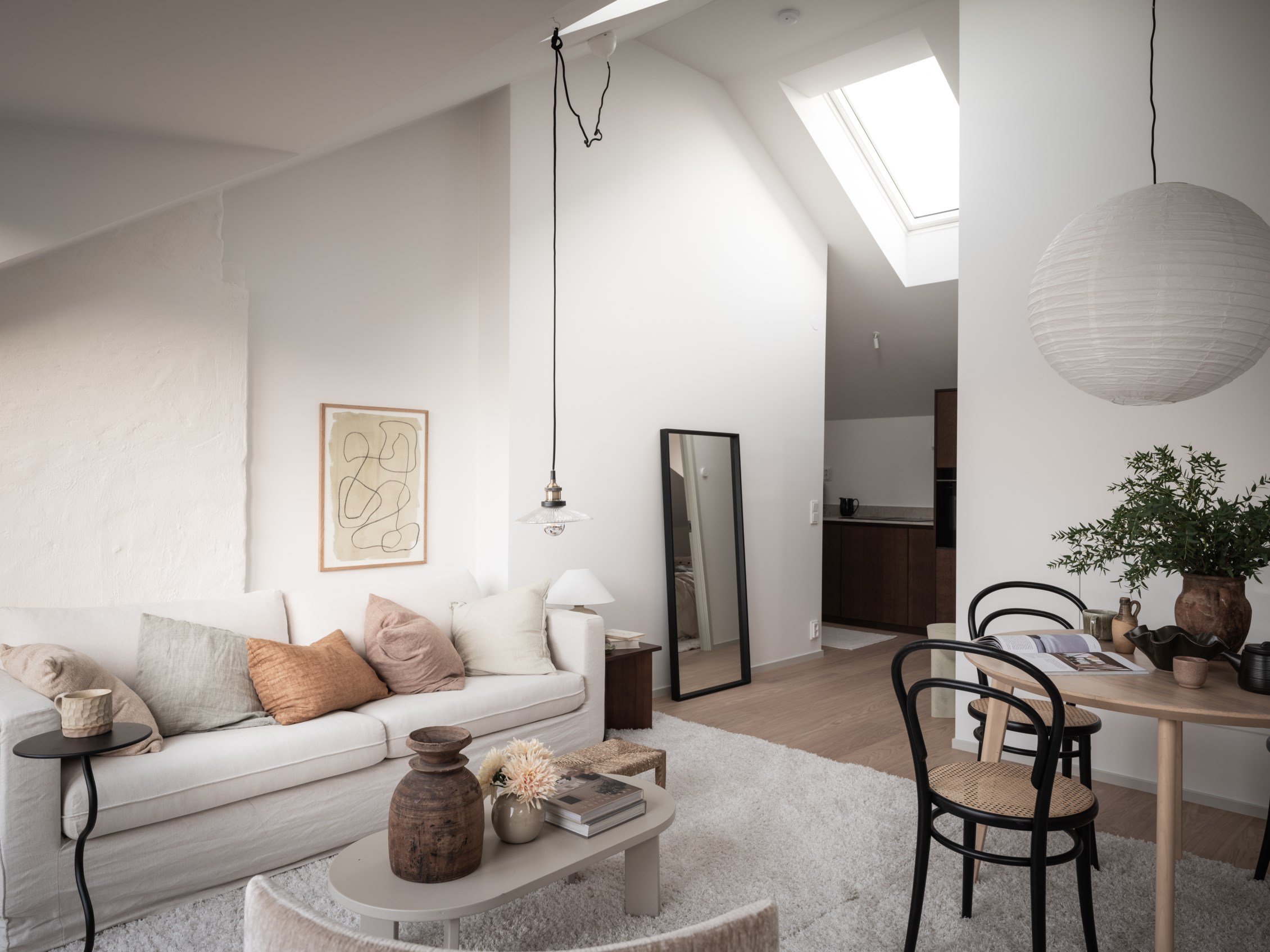 salon mansardé décoration scandinave appartement 56m2