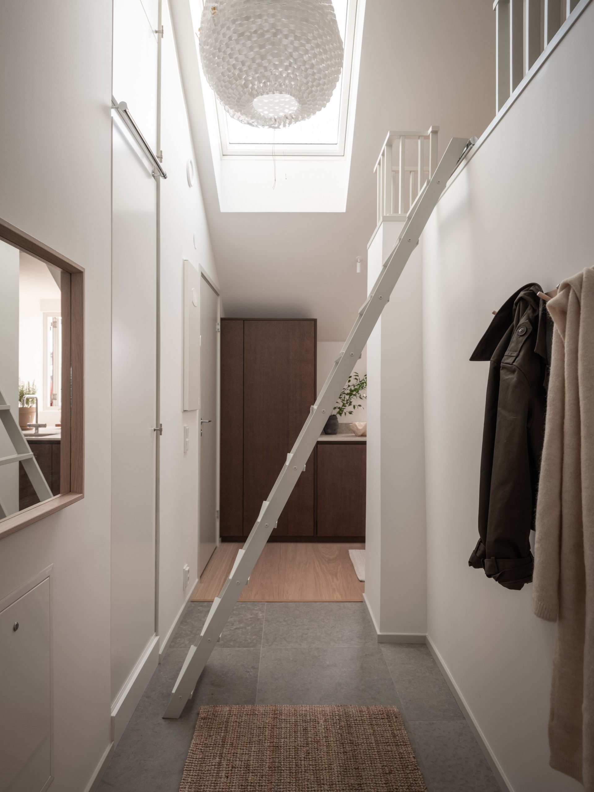 couloir avec mezzanine