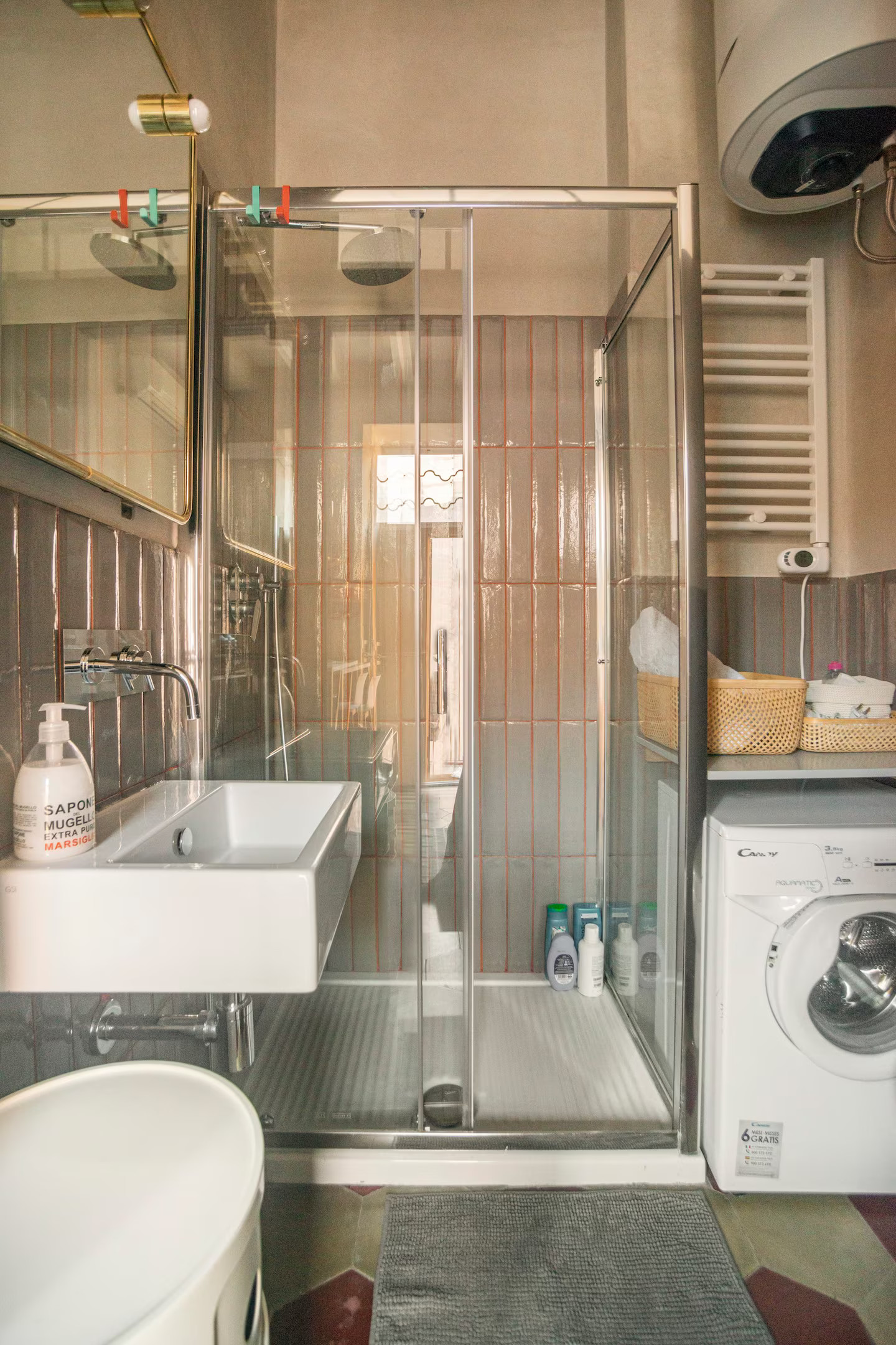 salle de bain studio Milan avec mezzanine