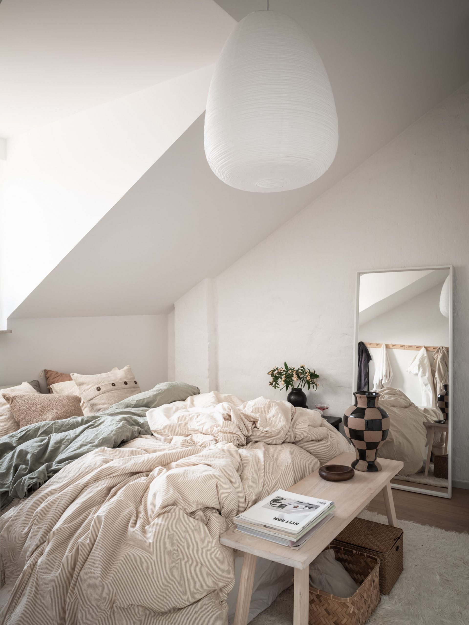 chambre mansardée décoration scandinave appartement 56m2