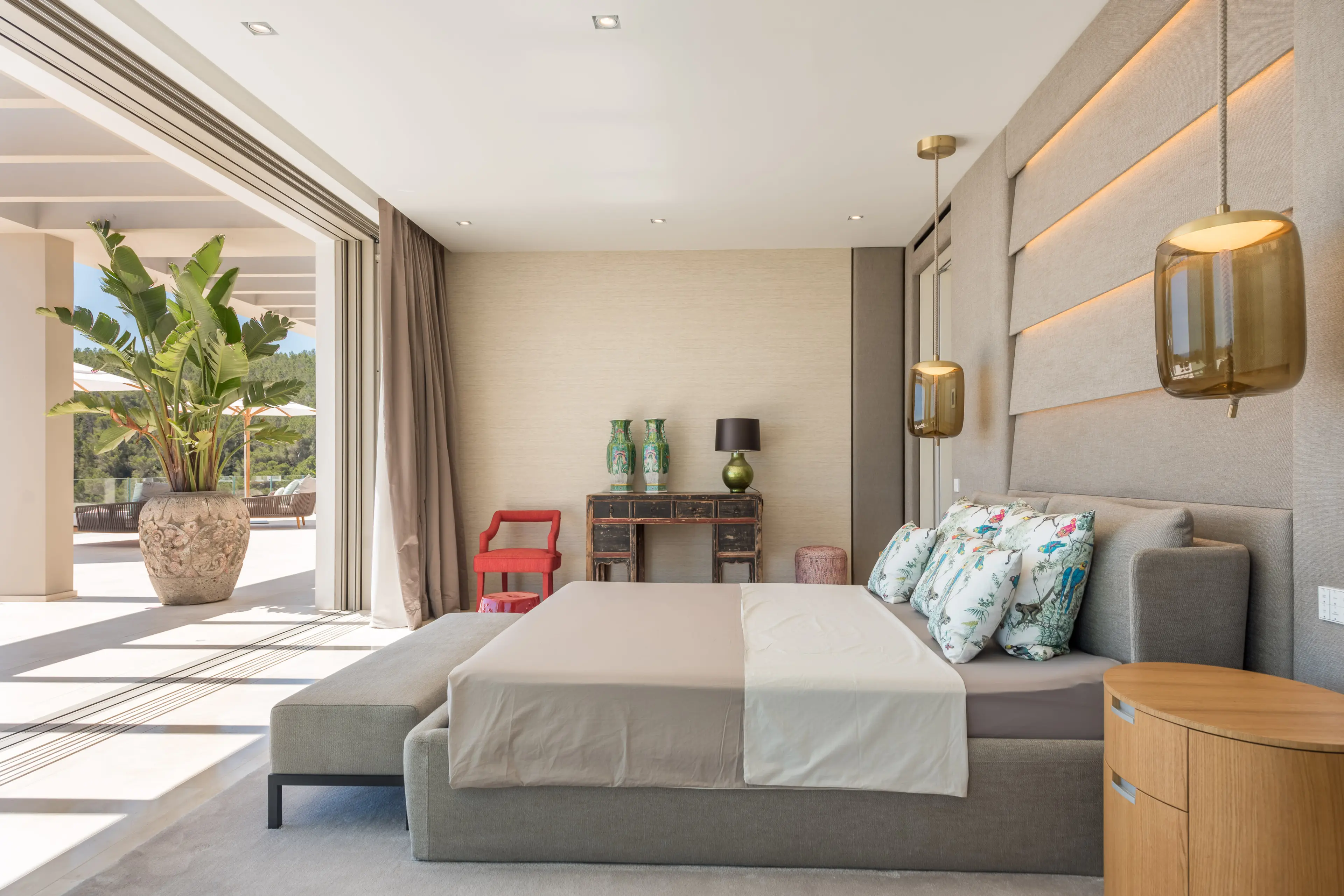 chambre vue mer décoration moderne maison contemporaine Ibiza