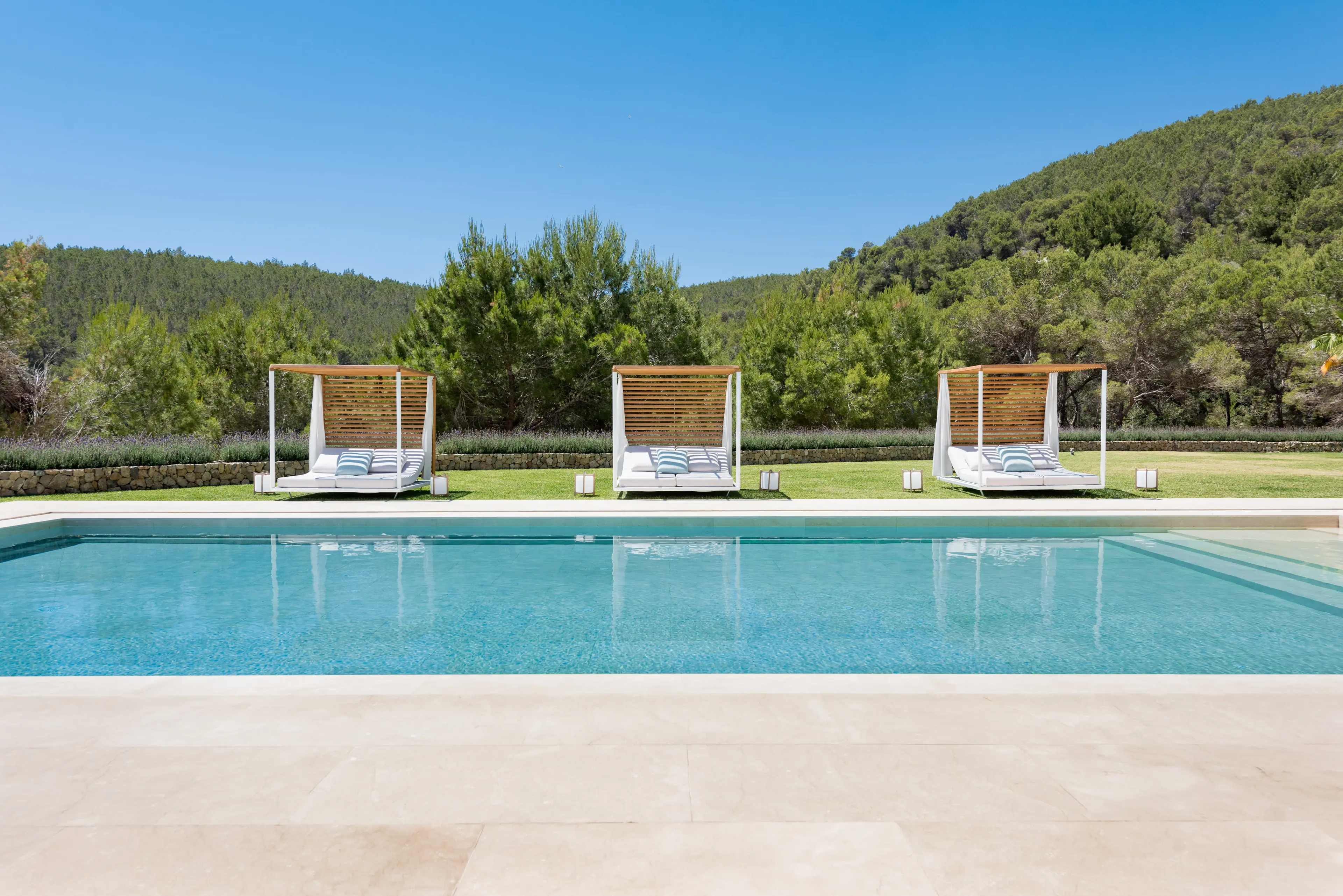 piscine maison contemporaine Ibiza