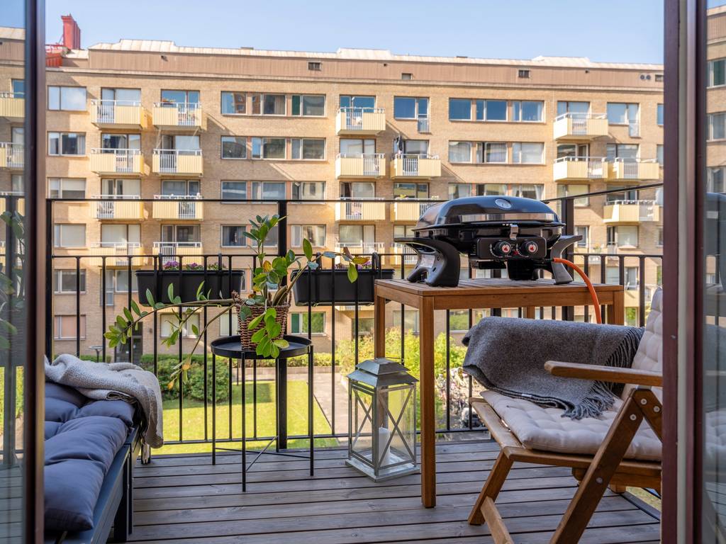 balcon sur cour studio 43m2 balcon sur cour studio 43m2