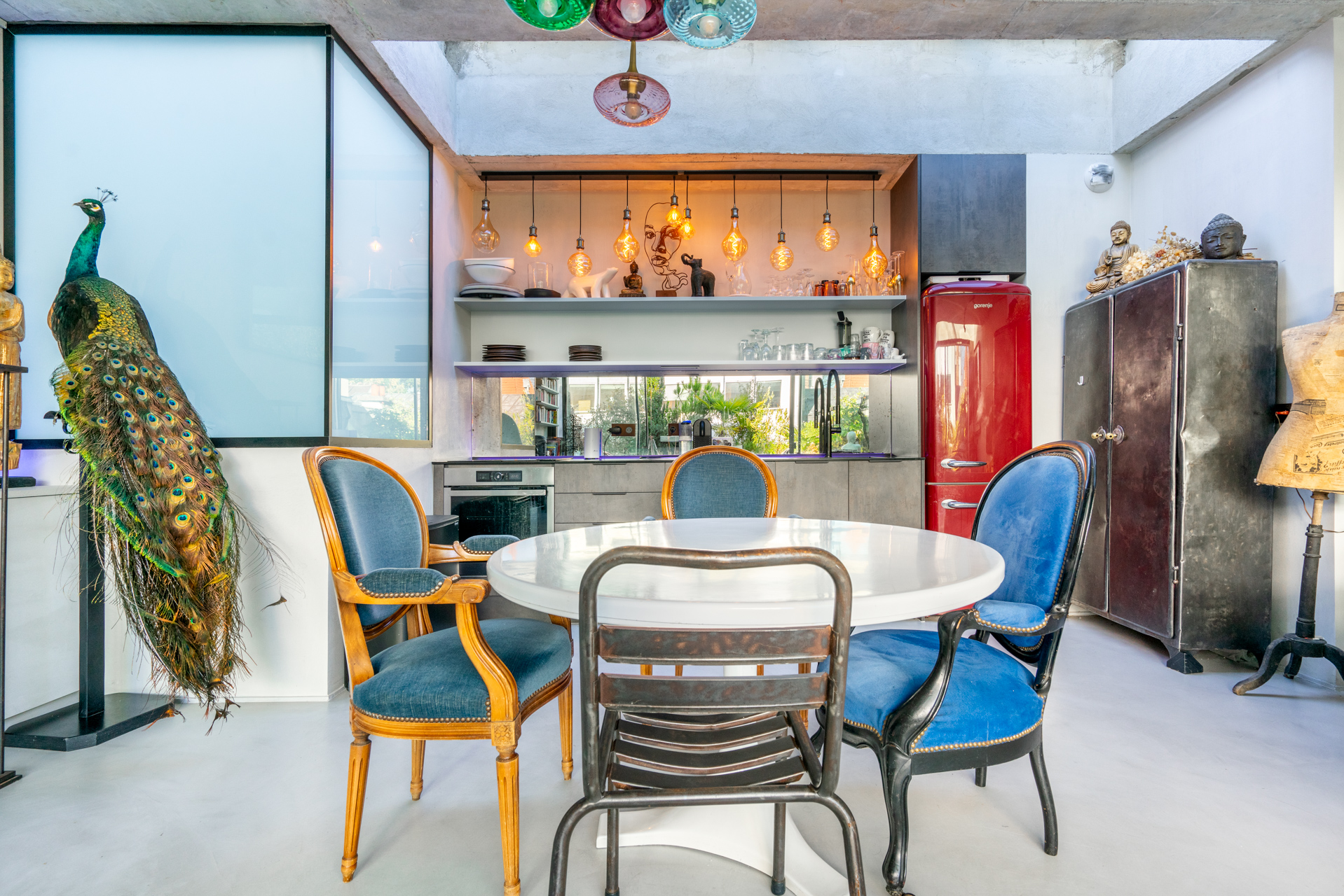 salle à manger et cuisine maison Paris Photo : © Thomas Leclerc pour Espaces Atypiques salle à manger et cuisine maison Paris Photo : © Thomas Leclerc pour Espaces Atypiques