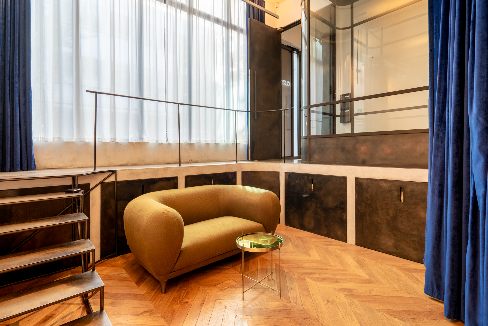 salon design maison Paris Photo : © Thomas Leclerc pour Espaces Atypiques salon design maison Paris Photo : © Thomas Leclerc pour Espaces Atypiques