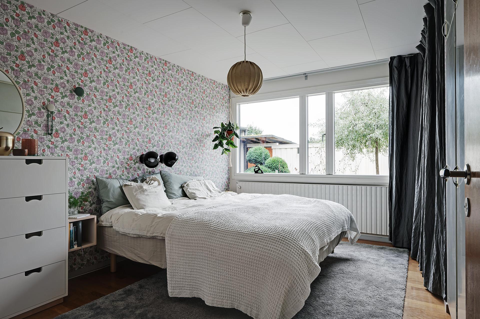 chambre avec papier-peint végétal chambre avec papier-peint végétal