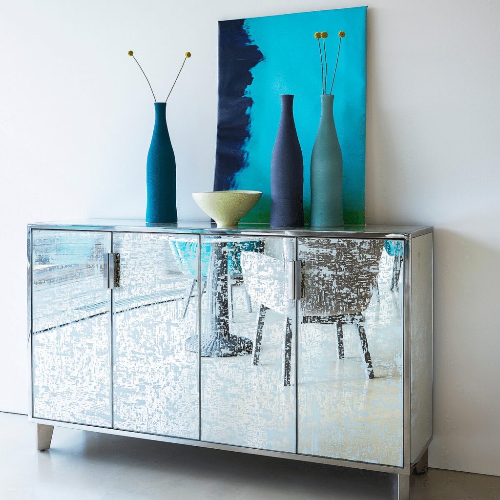 vase bleu sur buffet miroir OTTO Studio pour la Redoute vase bleu sur buffet miroir OTTO Studio pour la Redoute