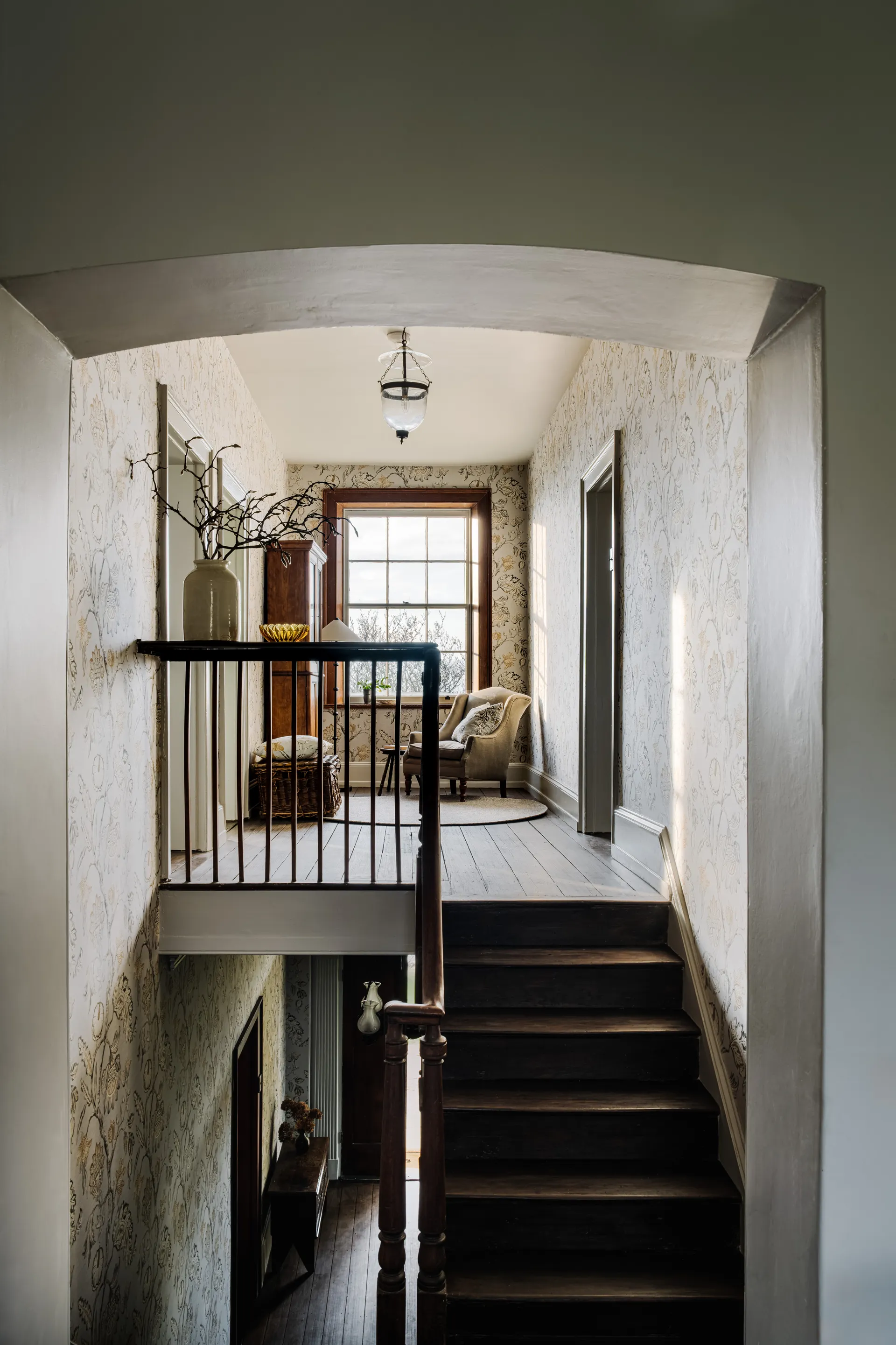 escalier maison ancienne rénovée Beulah House Tasmanie